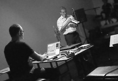 Karlheinz Essl und Jörg Engels improvisieren