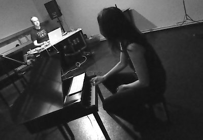 Karlheinz Essl und Isabel Ettenauer spielen "Sequitur V"