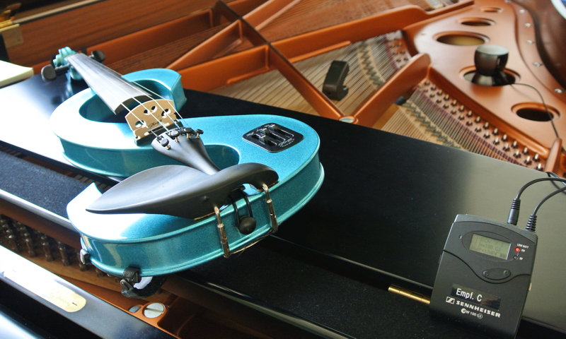 STERN - for electric violin, prepared piano and vibration speaker