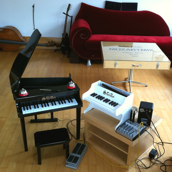 Karlheinz Essl: under wood - setup of toy pianos